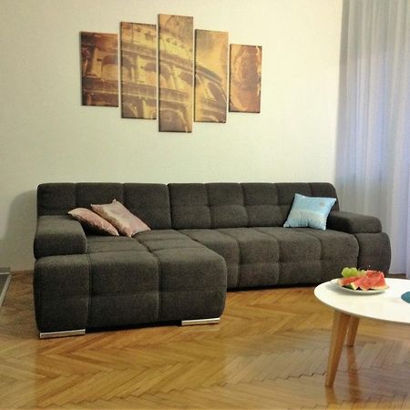 Arenacentar Apartments بولا المظهر الخارجي الصورة